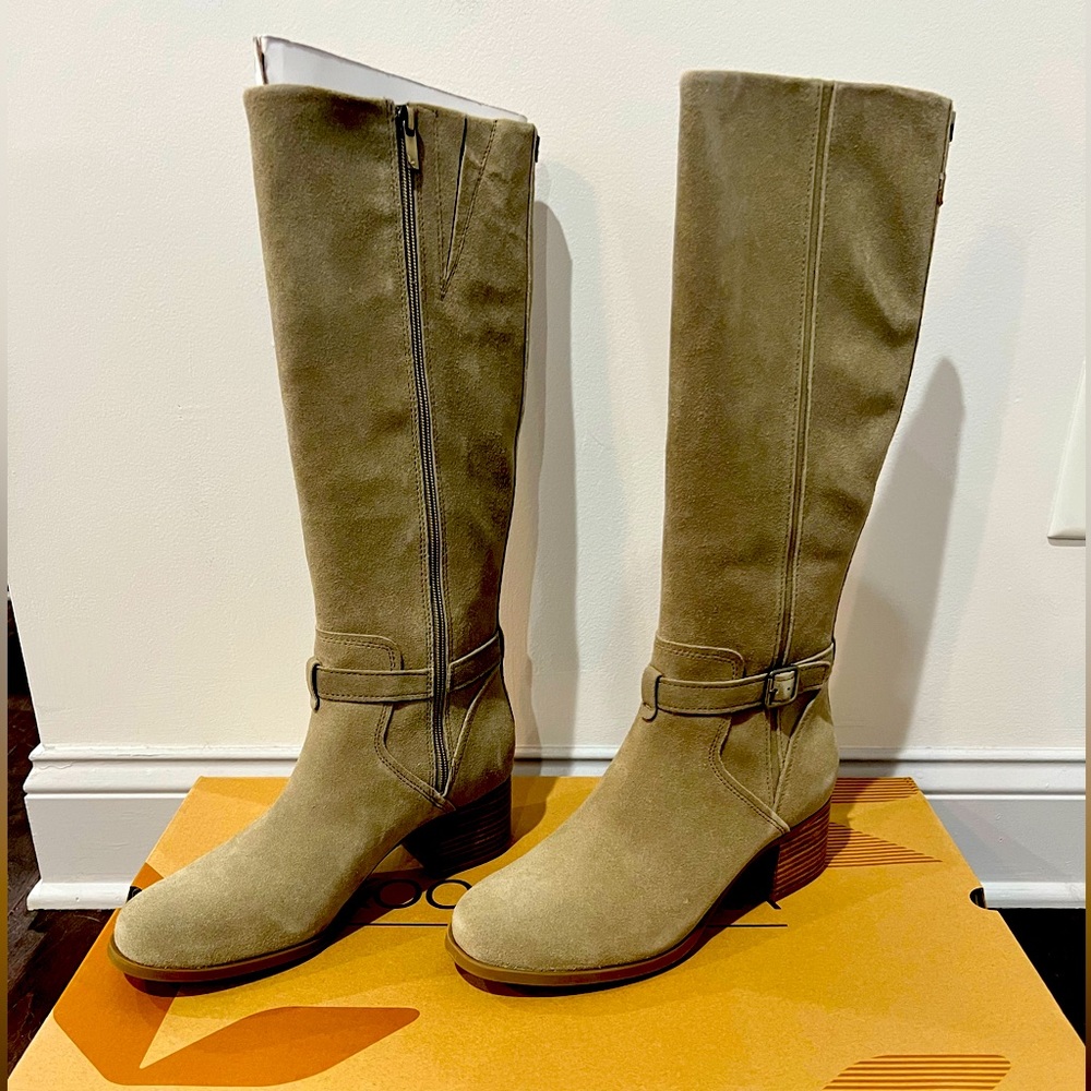 Brand new Koolaburra by UGG Suede heeled riding boot